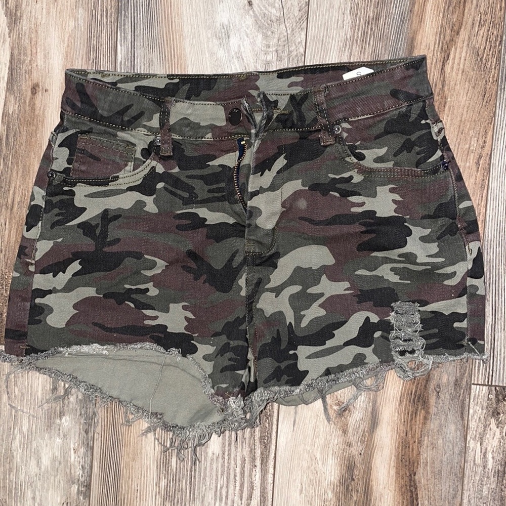 High waisted camo shorts